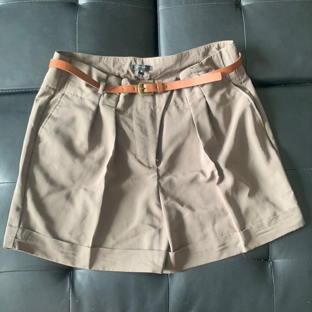 Attitude safari shorts, army green, size 12, with a belt